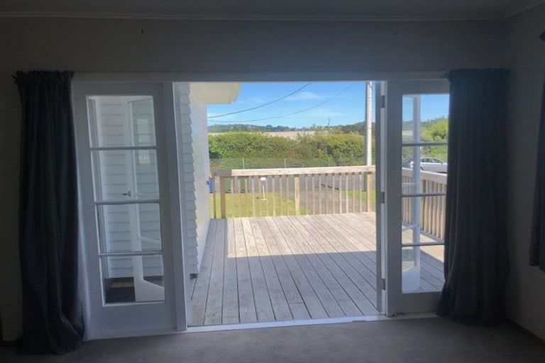Photo of property in 28 Airdrie Road, Ranui, Auckland, 0612