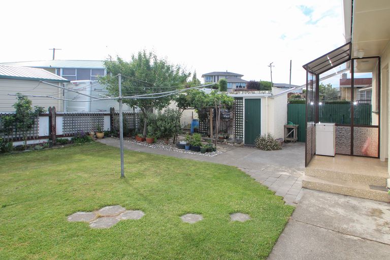 Photo of property in 6 Oxford Street, Holmes Hill, Oamaru, 9401
