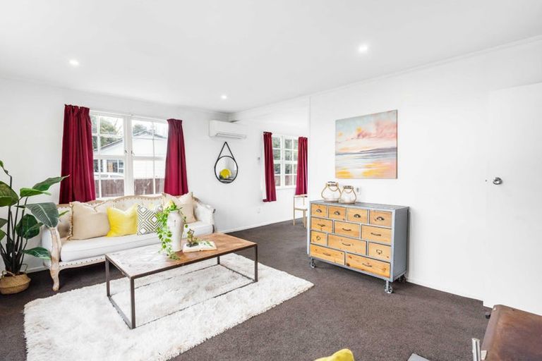 Photo of property in 15 Frostbite Place, Ranui, Auckland, 0612