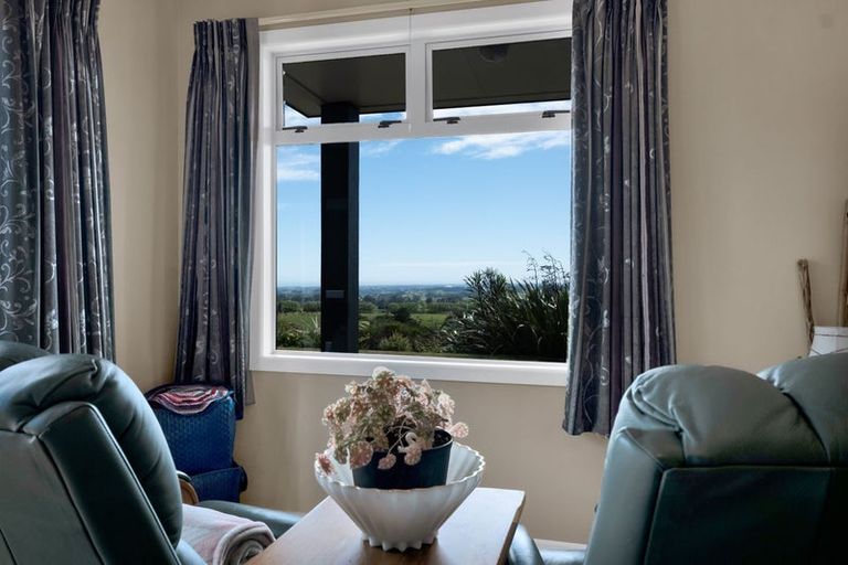 Photo of property in 1593 Mangorei Road, Mangorei, New Plymouth, 4371