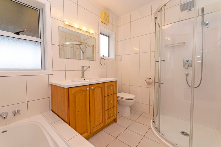 Photo of property in 207 Don Buck Road, Massey, Auckland, 0614