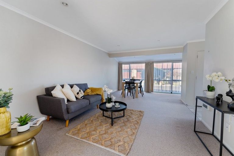 Photo of property in Rangeview Villas, 4/9 Fuller Close, Levin, 5510