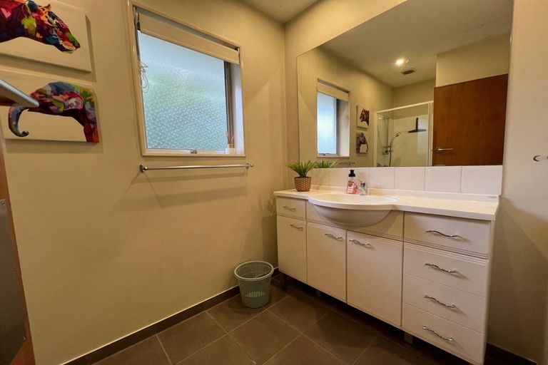 Photo of property in 148 Straven Road, Fendalton, Christchurch, 8014