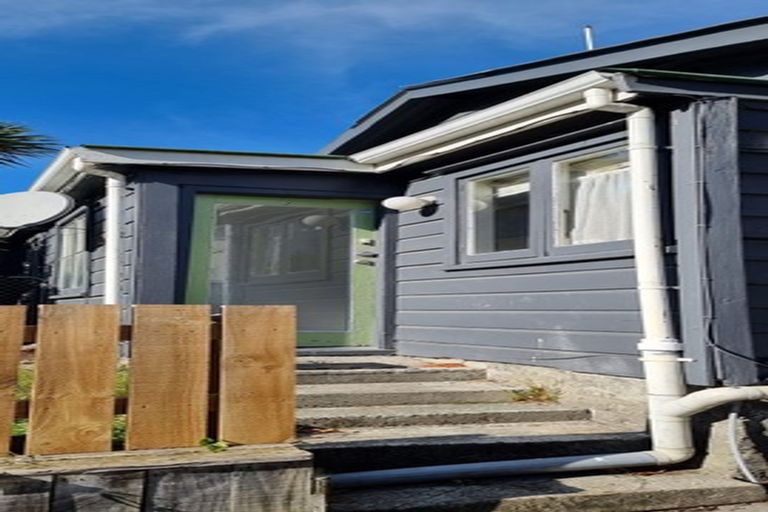 Photo of property in 80 Shakespeare Road, Bluff Hill, Napier, 4110