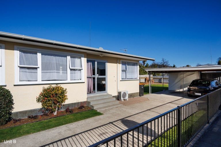 Photo of property in 2/106 Linton Street, West End, Palmerston North, 4410