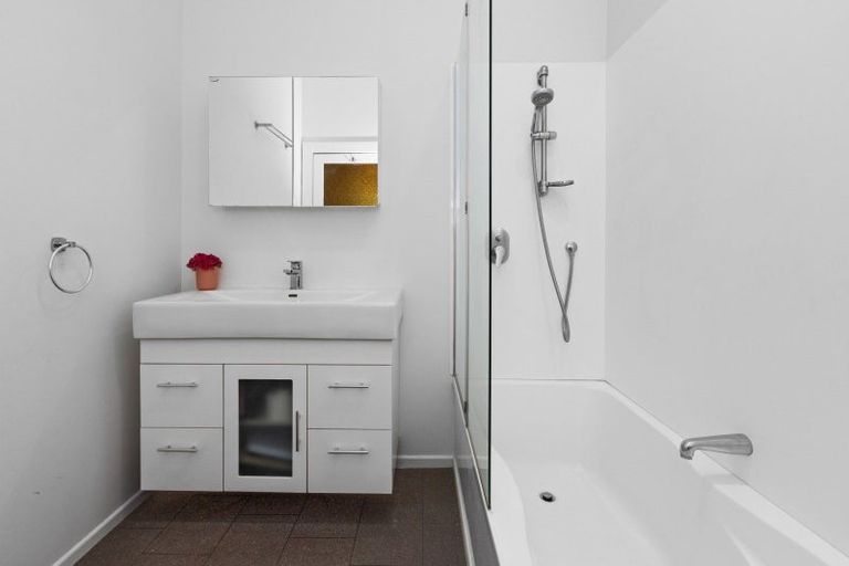 Photo of property in 82 Vigor Brown Street, Napier South, Napier, 4110