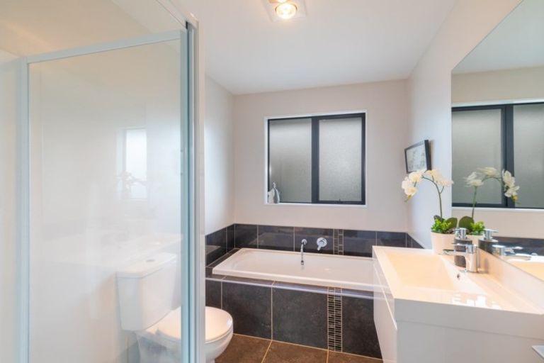 Photo of property in 43 Makawe Roa Street, Marshland, Christchurch, 8083