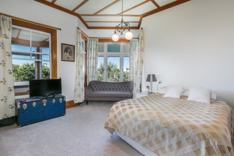 Photo of property in 5 Sealy Road, Bluff Hill, Napier, 4110