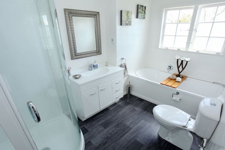 Photo of property in 76 Wainui Road, Raglan, 3225