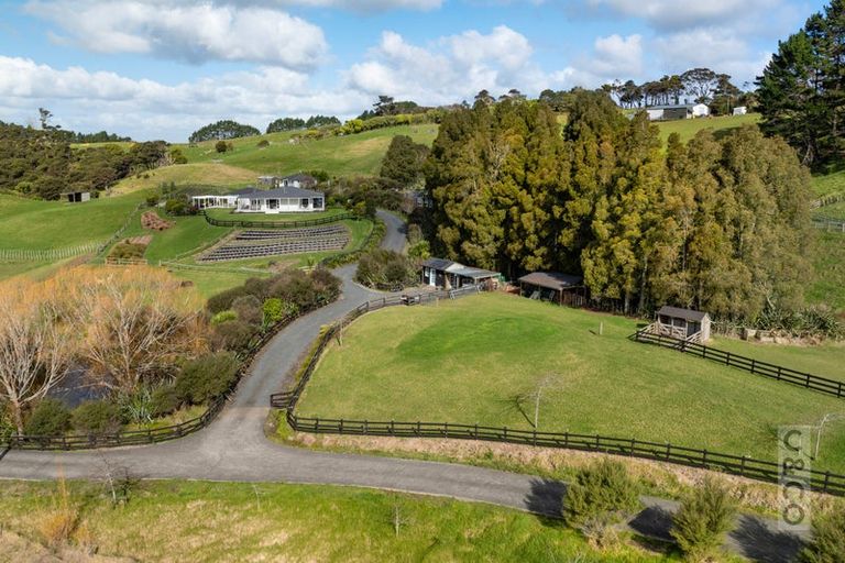 Photo of property in 93 Alf Access Road, Helensville, 0875