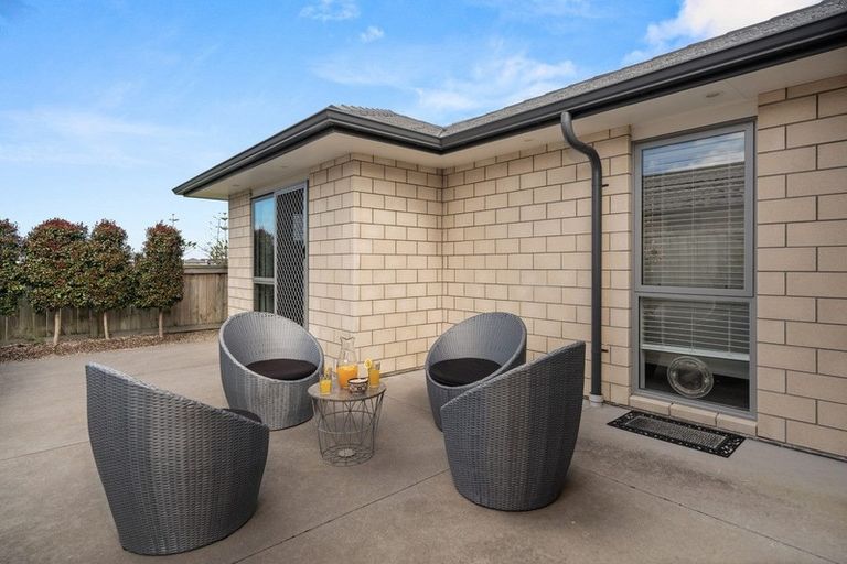 Photo of property in 11 Ponga Place, Papamoa Beach, Papamoa, 3118