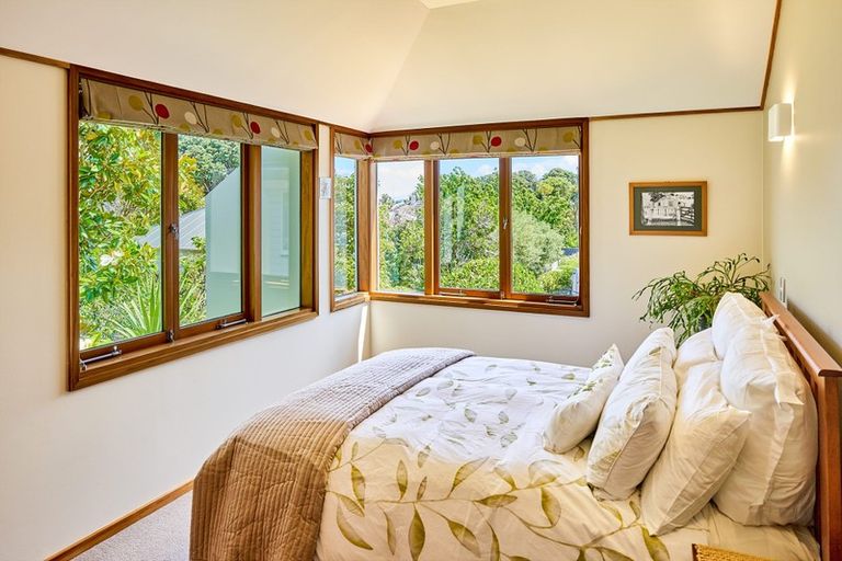 Photo of property in 5 Ngaio Street, Eastbourne, Lower Hutt, 5013