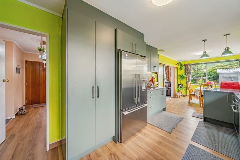 Photo of property in 71 California Drive, Totara Park, Upper Hutt, 5018