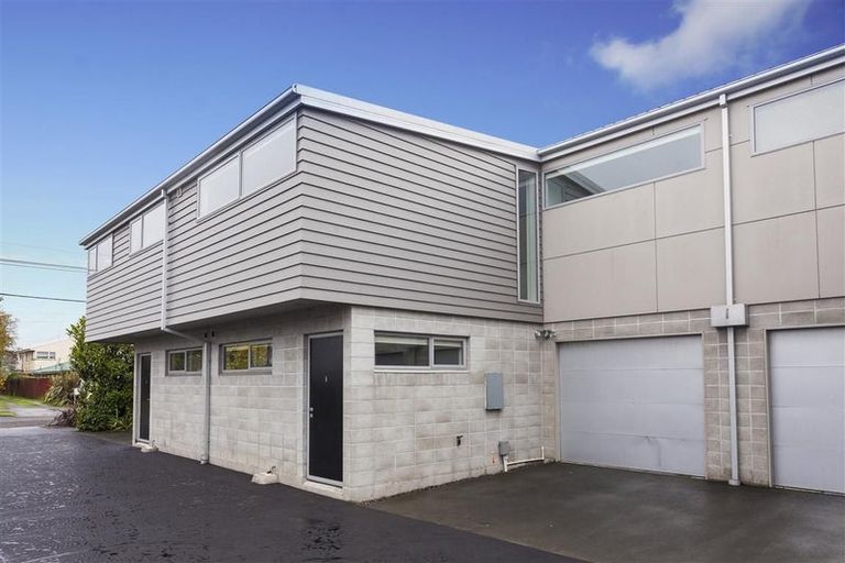 Photo of property in 32 Champion Street, Ranui, Porirua, 5024