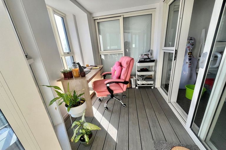 Photo of property in 5 Kent Terrace, Mount Victoria, Wellington, 6011