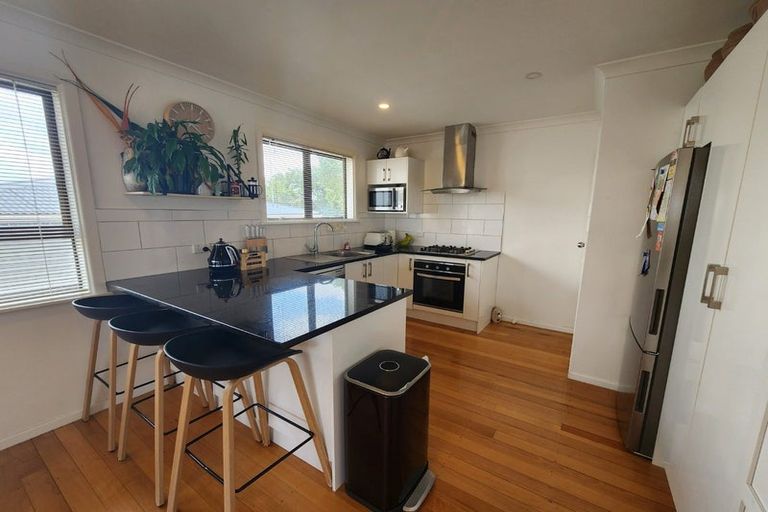 Photo of property in 63 Thompson Terrace, Manurewa, Auckland, 2102