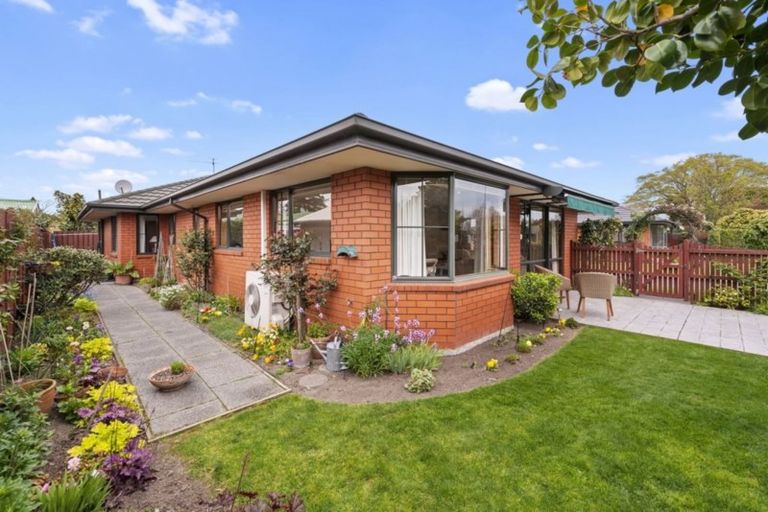 Photo of property in 4/156 Blighs Road, Strowan, Christchurch, 8052