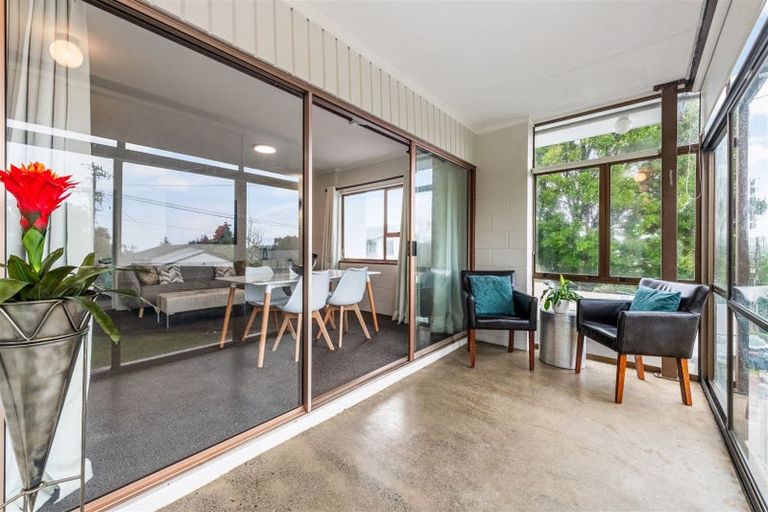 Photo of property in 1/9 Parrs Cross Road, Henderson, Auckland, 0612