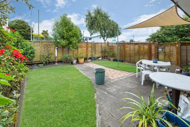 Photo of property in 56 Queen Street West, Levin, 5510