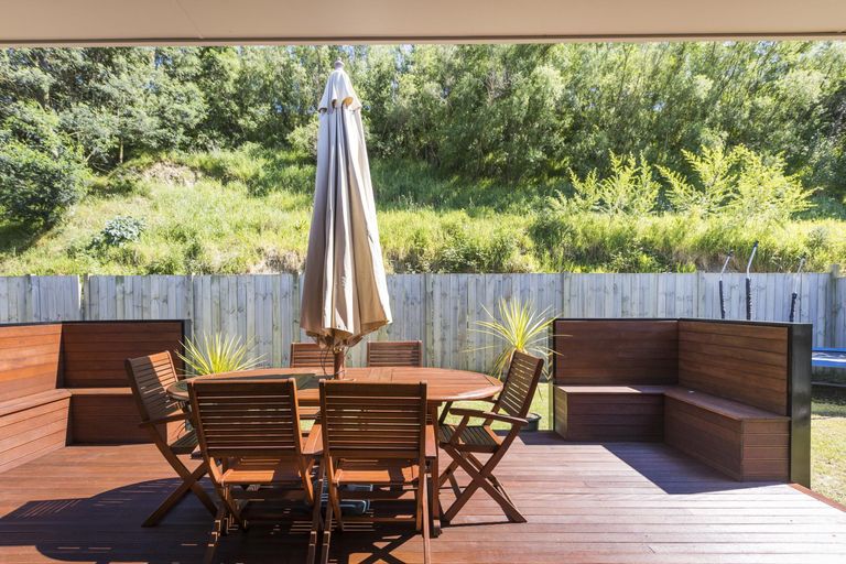 Photo of property in 15 Freedom Drive, Kelvin Grove, Palmerston North, 4414