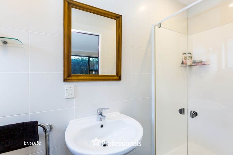 Photo of property in 2a Redwood Street, Elderslea, Upper Hutt, 5018