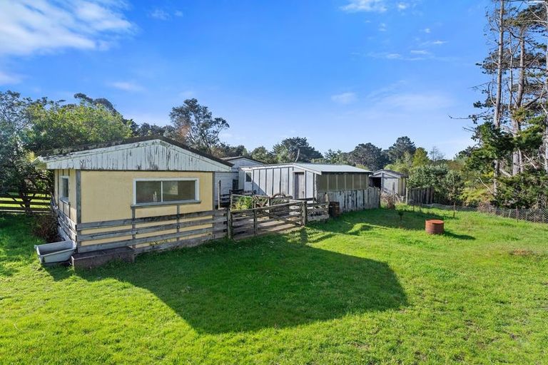 Photo of property in 107 Paetawa Road, Peka Peka, Waikanae, 5391