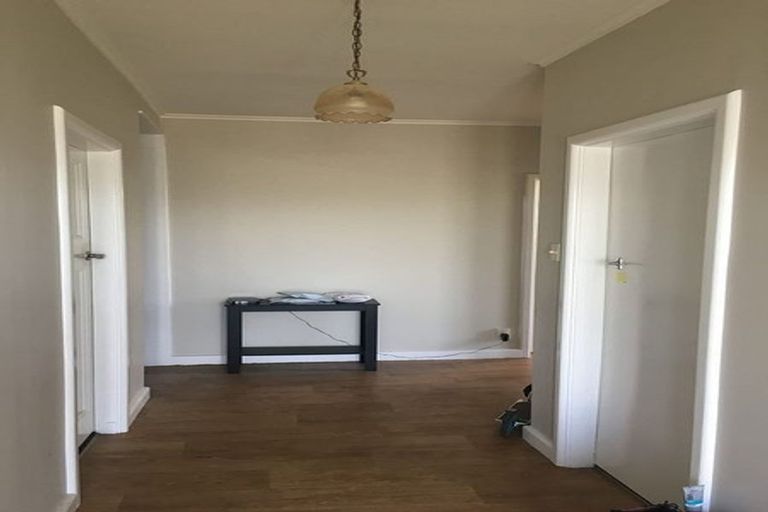 Photo of property in 104 Northland Road, Northland, Wellington, 6012