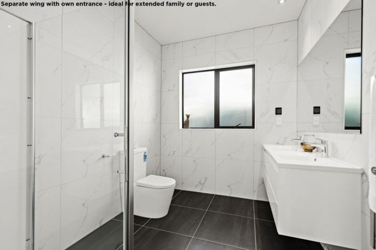 Photo of property in 46 Marina View Drive, West Harbour, Auckland, 0618