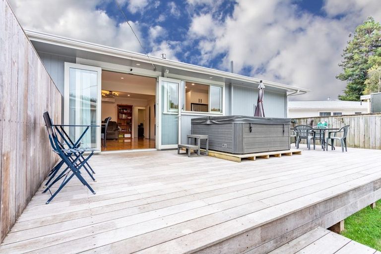 Photo of property in 4 Ponderosa Grove, Maoribank, Upper Hutt, 5018