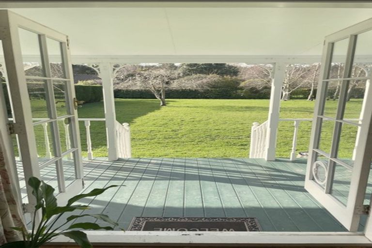 Photo of property in 12 County Road, Otaki, 5512