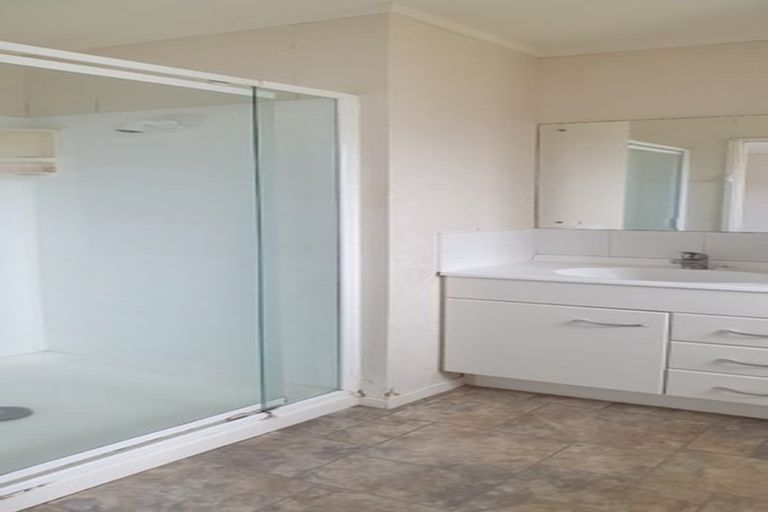 Photo of property in 83 Pooks Road, Ranui, Auckland, 0612