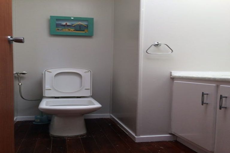 Photo of property in 89 Gossamer Drive, Pakuranga Heights, Auckland, 2010