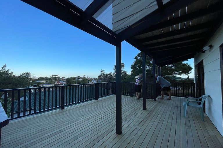 Photo of property in 1/16 Glen Vista Place, Bayview, Auckland, 0629