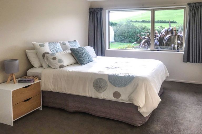 Photo of property in 11 Sinclair Road, Browns, Winton, 9782