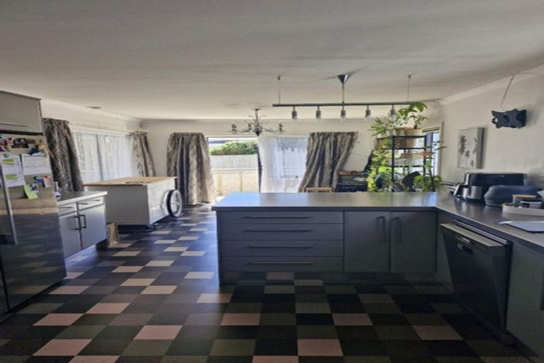 Photo of property in 66 Ngamotu Road, Spotswood, New Plymouth, 4310