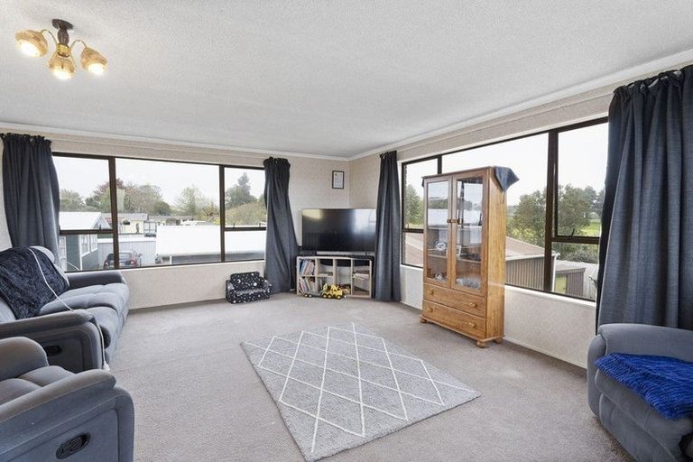 Photo of property in 14 Oberon Street, Stratford, 4332