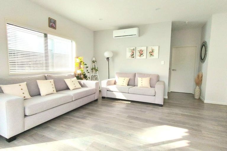 Photo of property in 29 Kaimai Avenue, Massey, Auckland, 0614