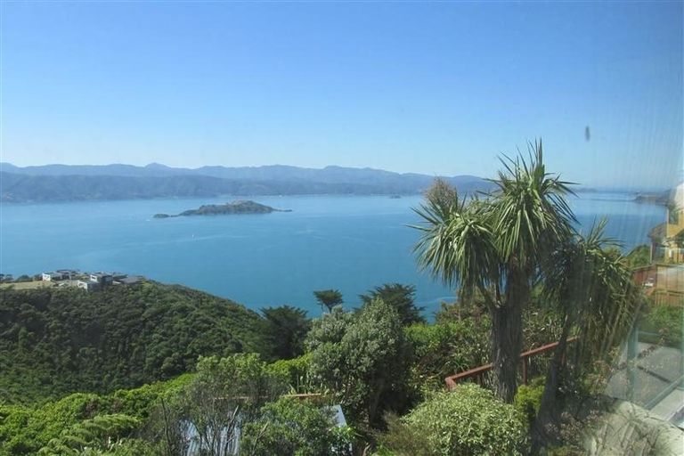 Photo of property in 44 Dress Circle, Newlands, Wellington, 6037