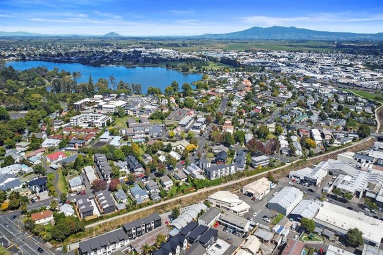 Photo of property in 2/19 Seddon Road, Frankton, Hamilton, 3204