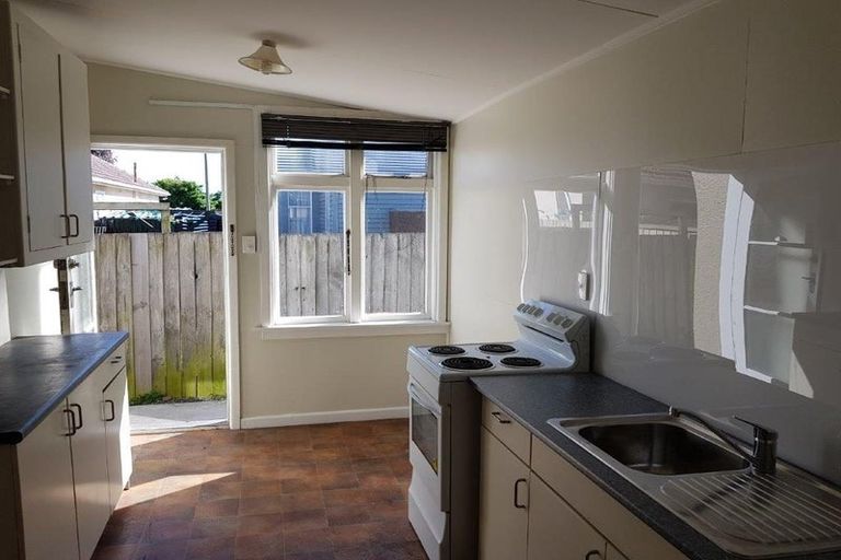 Photo of property in 122 Osborne Street, Waltham, Christchurch, 8011
