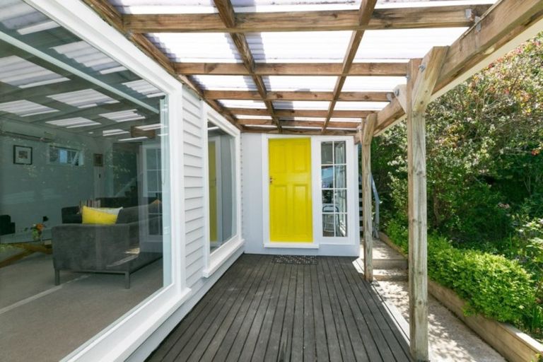 Photo of property in 1 Sar Street, Wadestown, Wellington, 6012