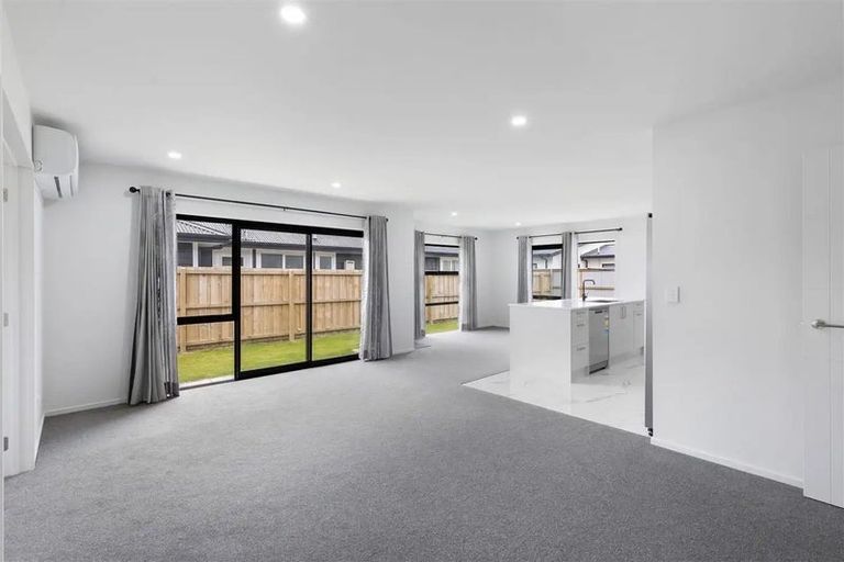 Photo of property in 23 Clonbunny Close, Rolleston, 7614