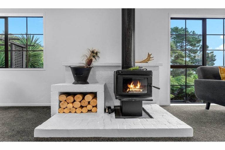 Photo of property in 61 Pemberton Avenue, Bayview, Auckland, 0629