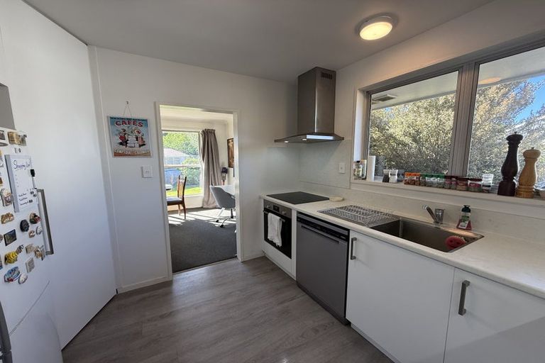 Photo of property in 2/259a Fifield Terrace, Opawa, Christchurch, 8023