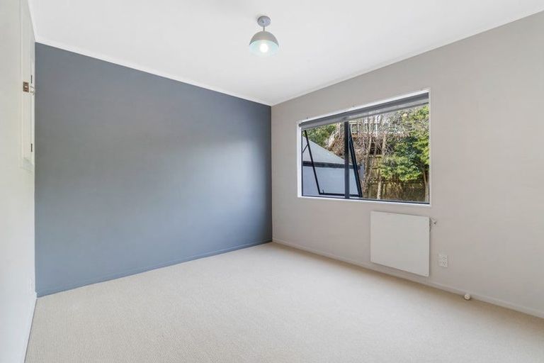 Photo of property in 2/30b Verbena Road, Birkdale, Auckland, 0626