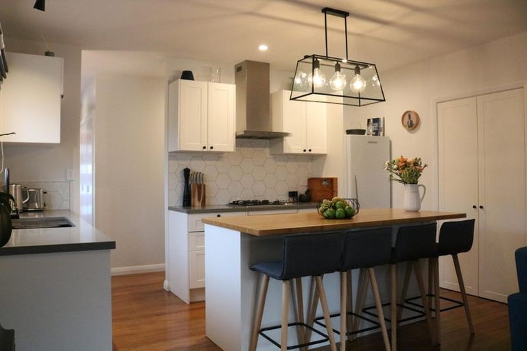 Photo of property in 22 Taikata Road, Te Atatu Peninsula, Auckland, 0610