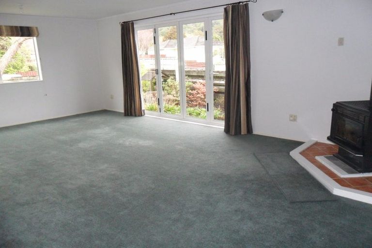 Photo of property in 63 Hillside Drive, Maoribank, Upper Hutt, 5018