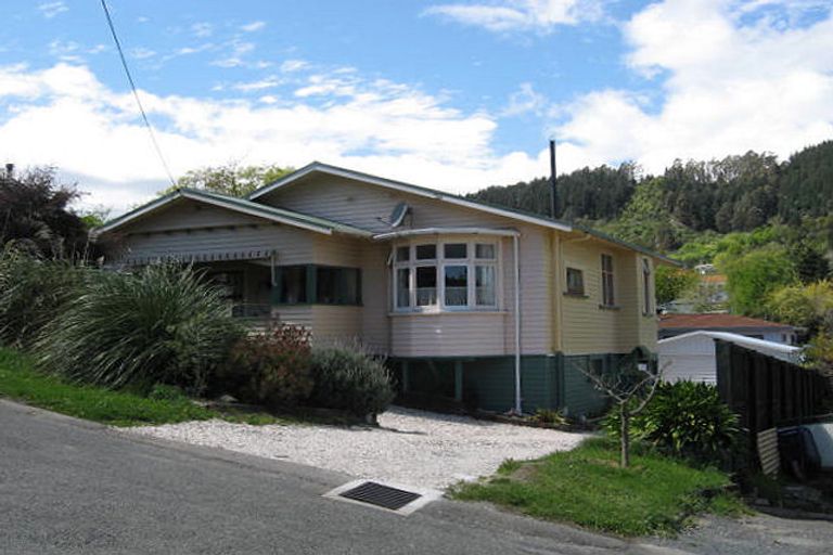 Photo of property in 27 Tipahi Street, Nelson South, Nelson, 7010