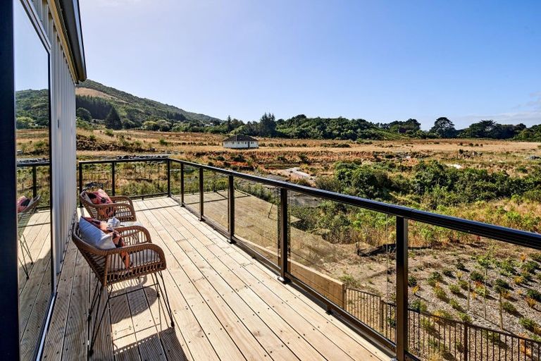 Photo of property in 38 Hokioi Drive, Kenepuru, Porirua, 5022