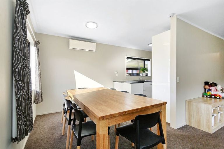 Photo of property in 36a Beauchamp Street, Tawa, Wellington, 5028